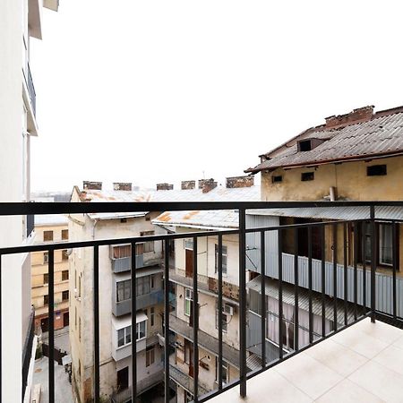 Lux Apartments Lviv Exterior foto