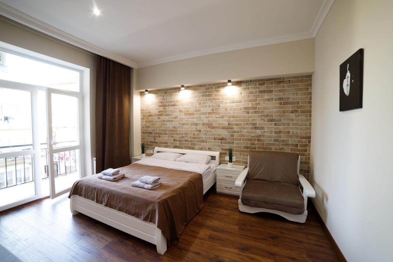 Lux Apartments Lviv Exterior foto